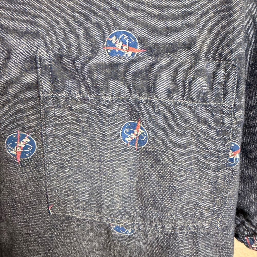 Fifth Sun Mens Blue NASA Logo Print Short Sleeve Button Down Shirt Size M - Picture 3 of 7